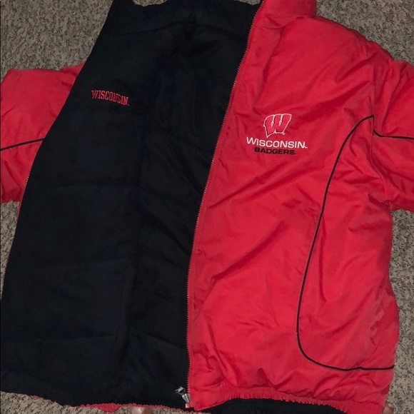 90s Retro Wisconsin Badgers Coat - Picture 3 of 3